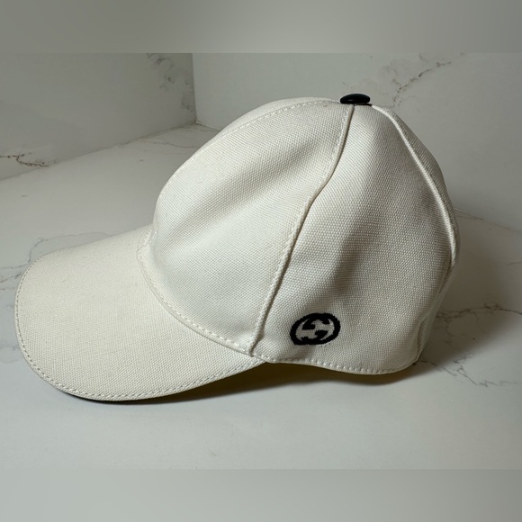 Gucci Canvas Interlocking GG Baseball Cap - Picture 1 of 10